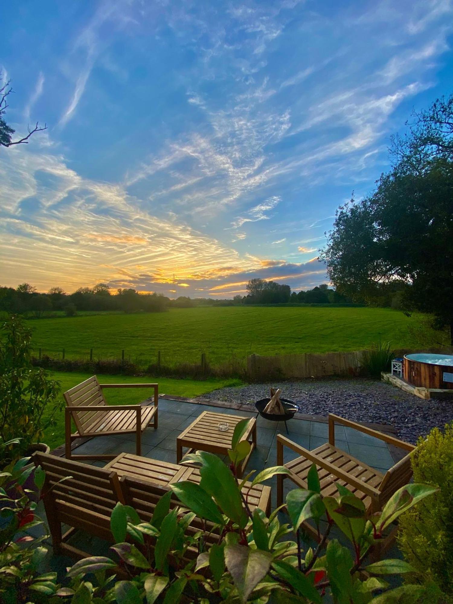 Bailey'S Hideaway Villa Portadown Exteriör bild
